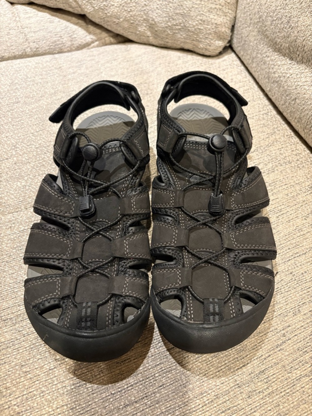 Khombu Black Men’s Outdoor Closed-Toe Sport Sandals